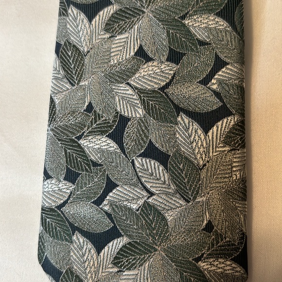 New Tie Collection Neck Ties Never Worn - Picture 3 of 4